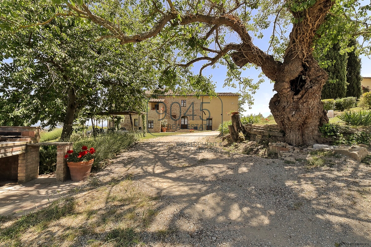 Bauernhaus zum Kauf 1.390.000 € 20 Zimmer 650 m²<br/>Wohnfläche 30.000 m²<br/>Grundstück Montaione 50050