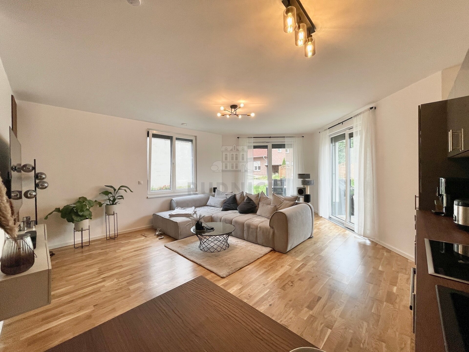 Wohnung zur Miete 1.190 € 2,5 Zimmer 96 m²<br/>Wohnfläche Ab sofort<br/>Verfügbarkeit Osterwald - Unterende Garbsen 30826