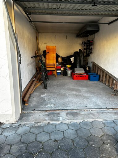 Garage zur Miete 60 € Konrad-Schmitt-Str. 8 Adelsdorf Adelsdorf 91325