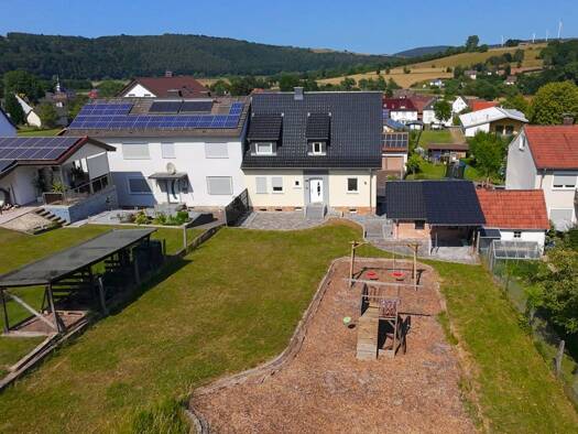 Doppelhaushälfte zum Kauf 185.000 € 6 Zimmer 110 m² 749 m² Grundstück Heimboldshausen Philippsthal 36269