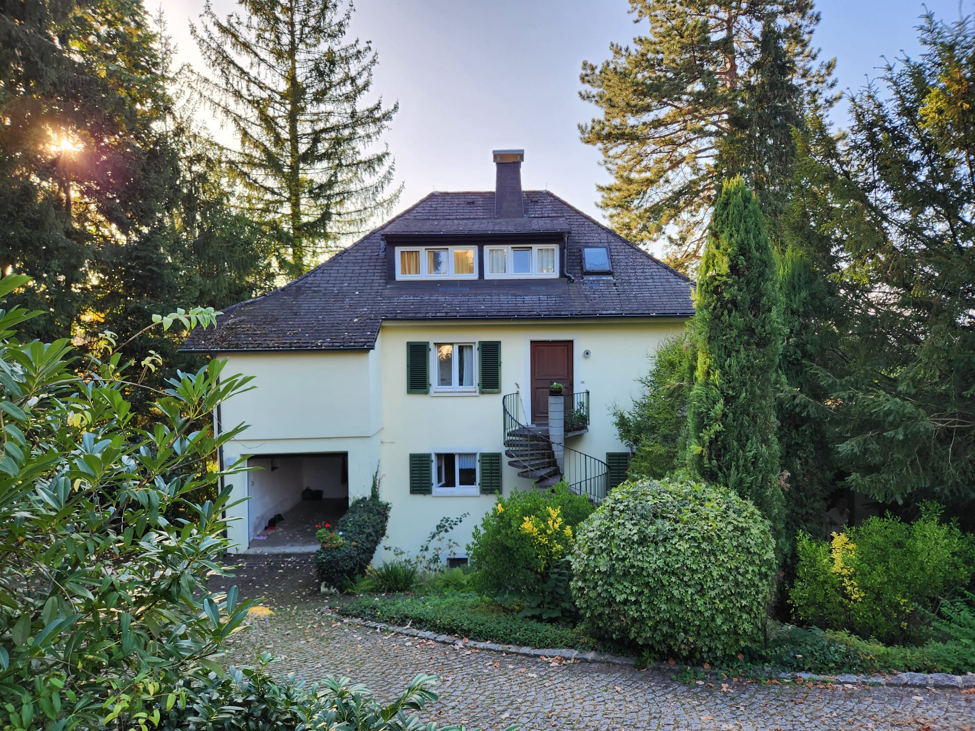 Einfamilienhaus zum Kauf 839.000 € 10 Zimmer 292,1 m²<br/>Wohnfläche 1.362 m²<br/>Grundstück Badenweiler Badenweiler 79410