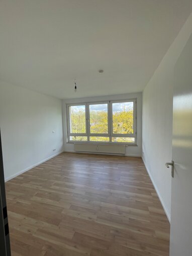 Apartment zur Miete 368 € 2 Zimmer 45 m² 5. Geschoss Gaarden - Ost Bezirk 2 Kiel 24143