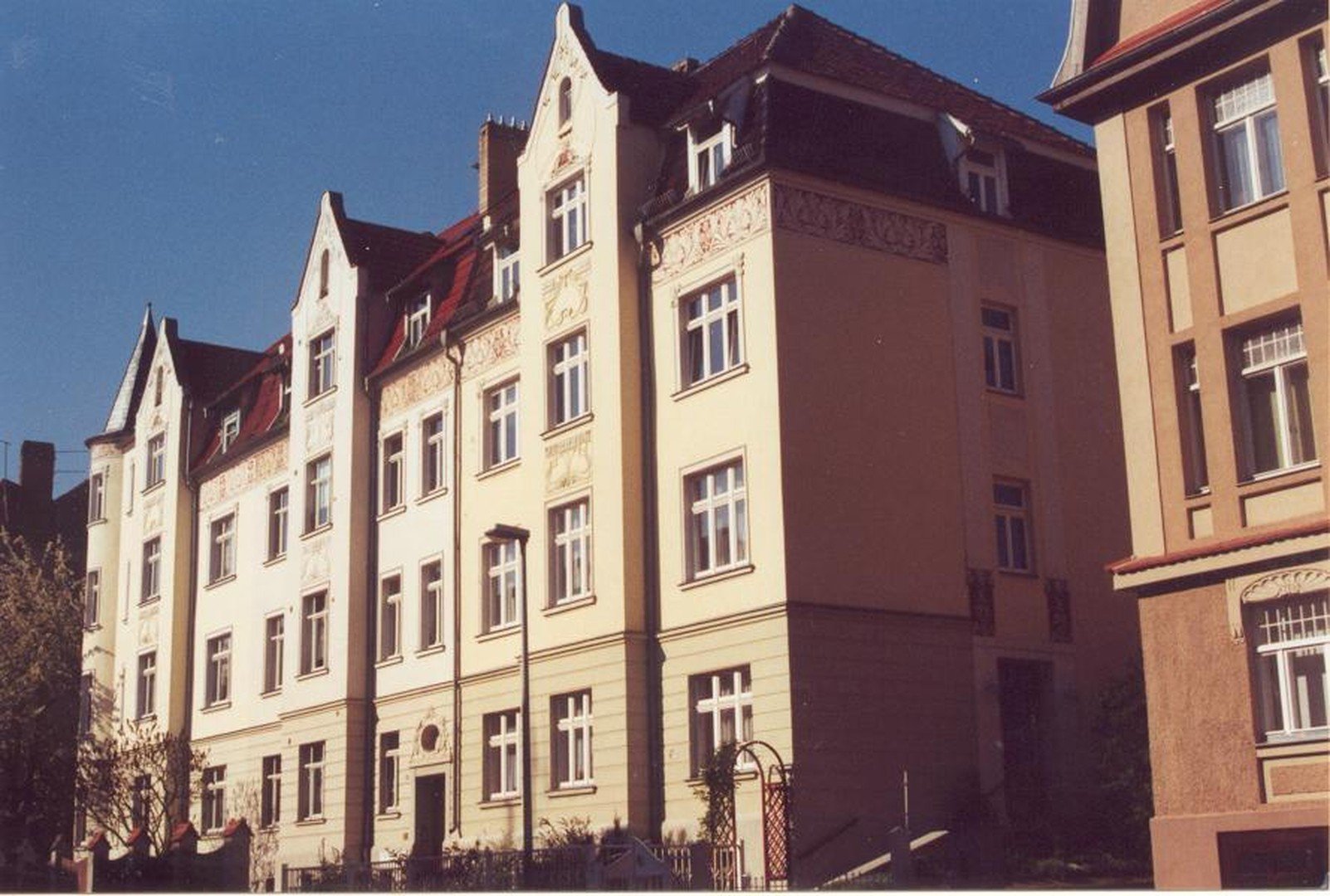 Wohnung zur Miete 900 € 4 Zimmer 78 m²<br/>Wohnfläche Erdgeschoss<br/>Geschoss 01.08.2024<br/>Verfügbarkeit Brucknerstraße 15 Westvorstadt Weimar 99423