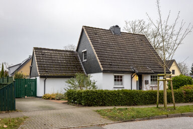 Haus zum Kauf 290.000 € 3 Zimmer 97 m² 355 m² Grundstück Wahlbezirk 06 Elmshorn 25335