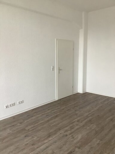 Wohnung zur Miete 381 € 2 Zimmer 59,5 m² 2. Geschoss frei ab 22.11.2024 Olvenstedter Chaussee 16 Olvenstedter Platz Magdeburg 39108