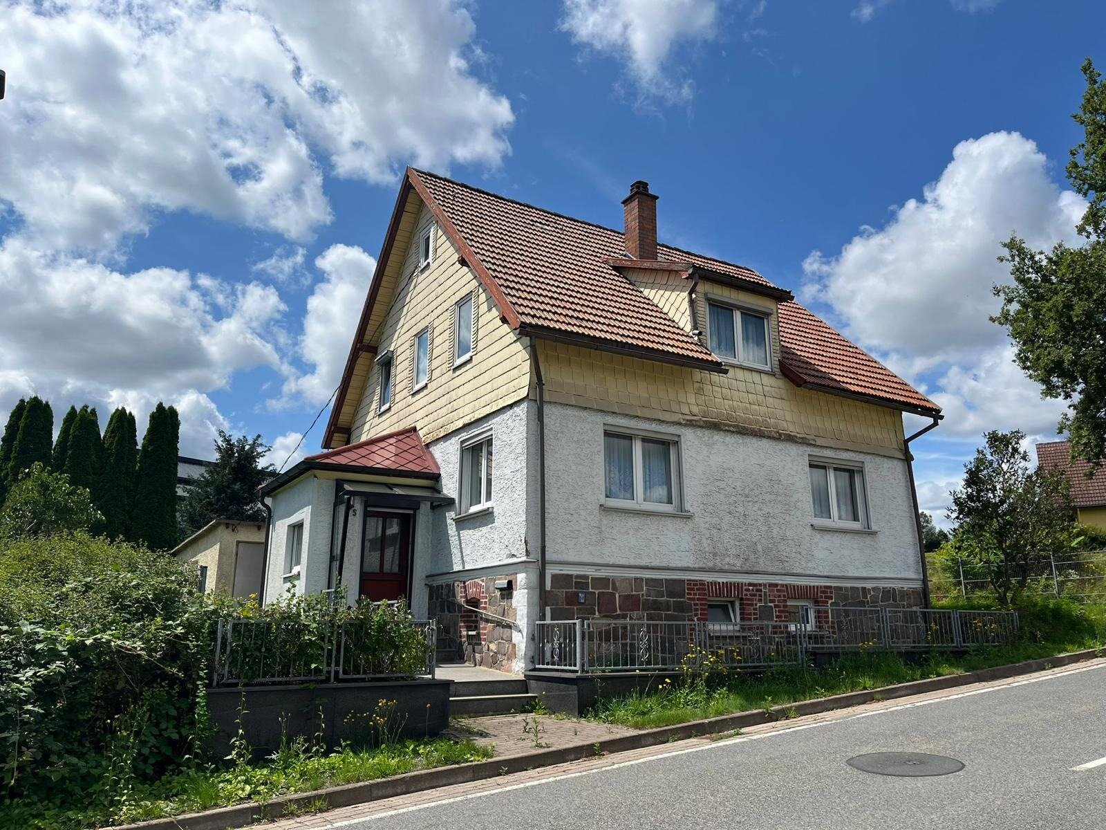 Einfamilienhaus zum Kauf provisionsfrei 80.000 € 6 Zimmer 110 m²<br/>Wohnfläche 1.388 m²<br/>Grundstück ab sofort<br/>Verfügbarkeit Jagdshof, Hauptstr. 5 Jagdshof Judenbach 96515