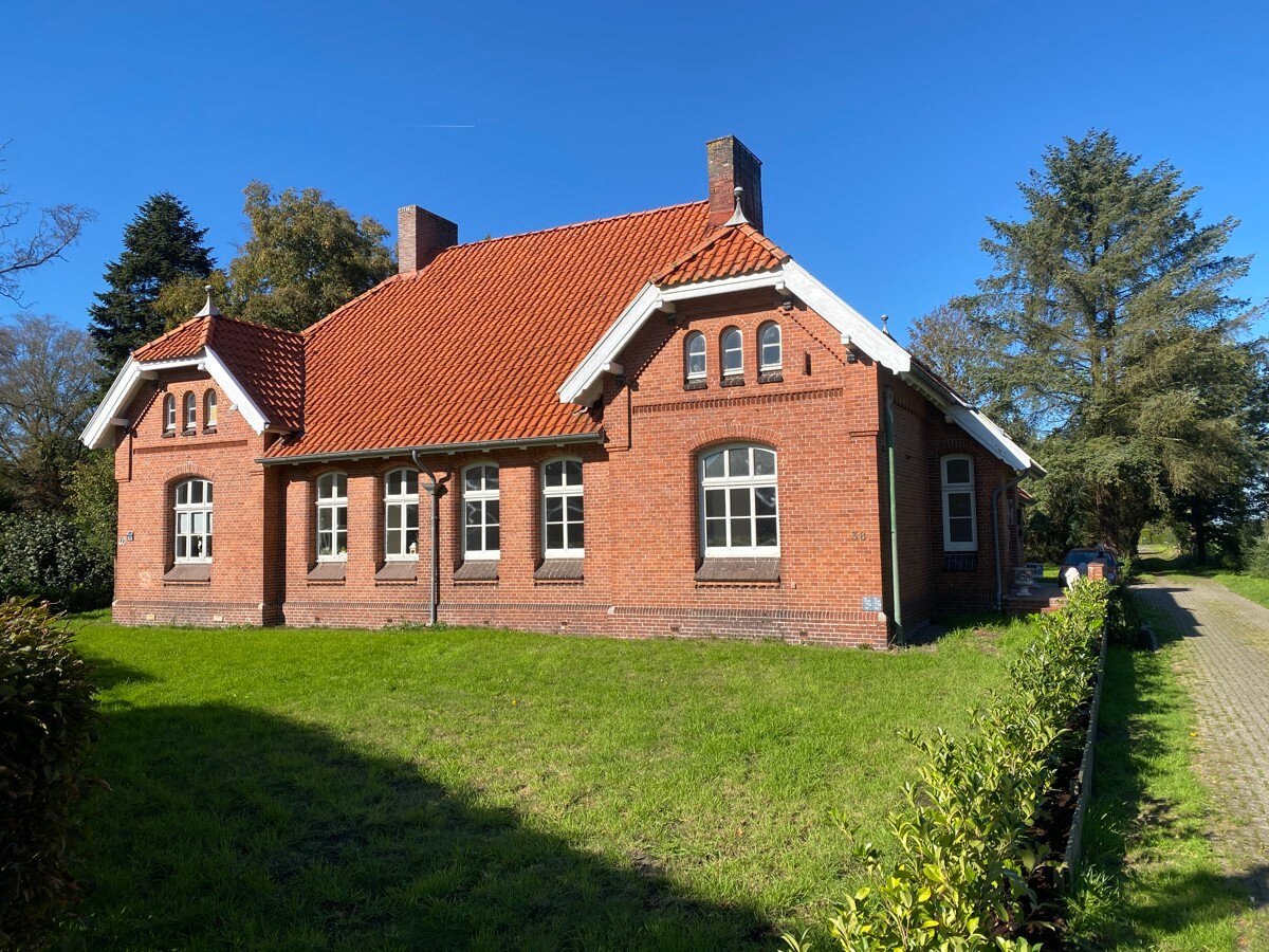 Einfamilienhaus zum Kauf 349.000 € 10 Zimmer 360 m²<br/>Wohnfläche 1.475 m²<br/>Grundstück Wymeerster Hauptstraße 38 Wymeer Bunde / Wymeer 26831