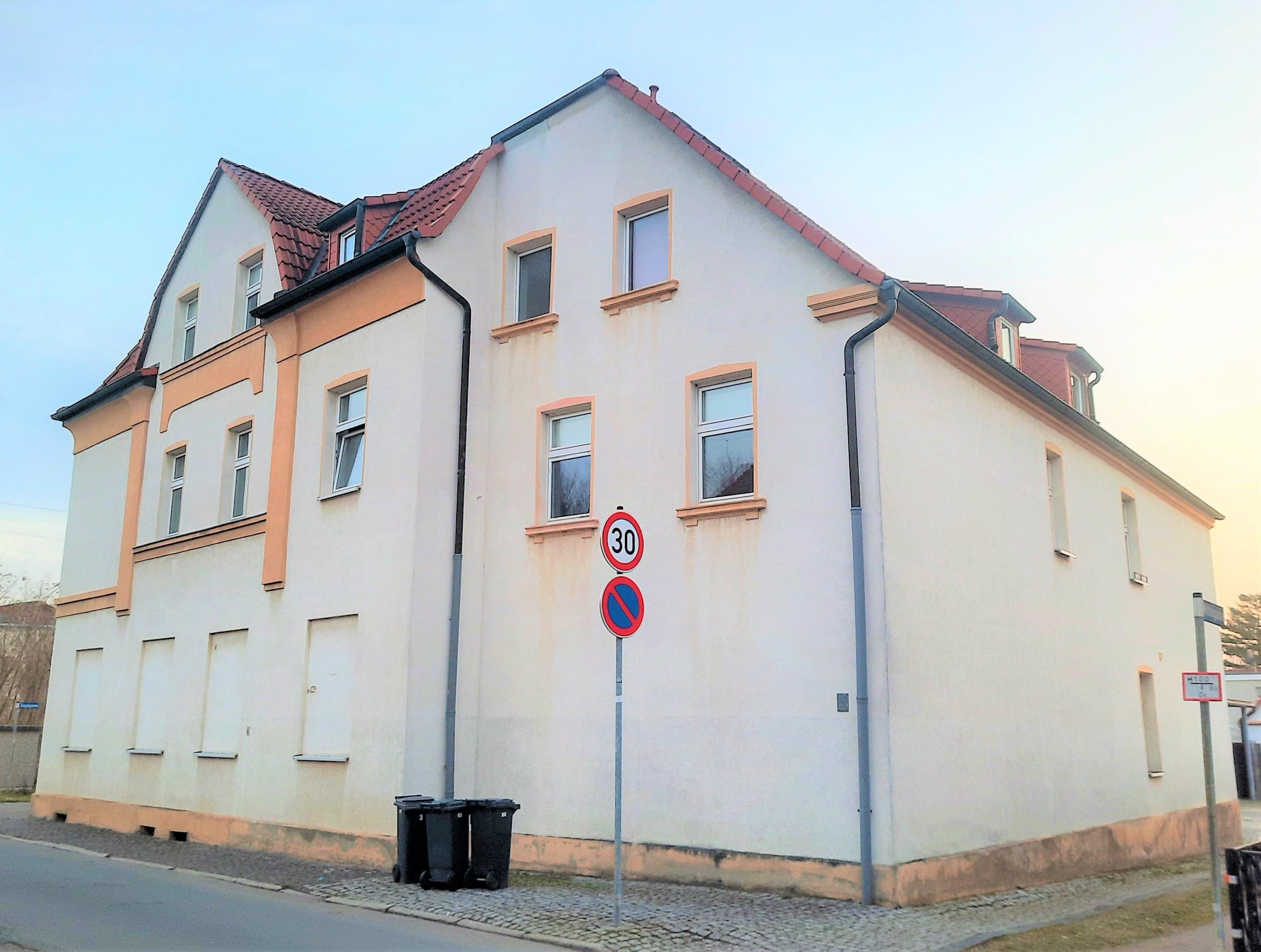Mehrfamilienhaus zum Kauf 599.000 € 16 Zimmer 896 m²<br/>Grundstück Mittelgasse 1 Bad Dürrenberg Bad Dürrenberg 06231