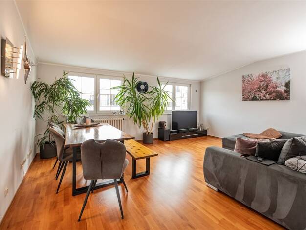 Wohnung zum Kauf 179.000 € 2,5 Zimmer 90 m² 3. Geschoss Stolzestraße 21 Eisenach Eisenach , Thür 99817