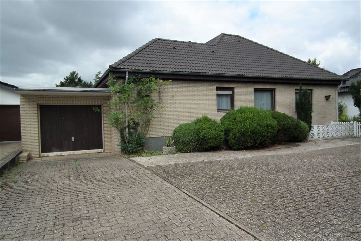 Einfamilienhaus zum Kauf 285.000 € 5 Zimmer 154 m²<br/>Wohnfläche 862 m²<br/>Grundstück Kernstadt Stadthagen 31655