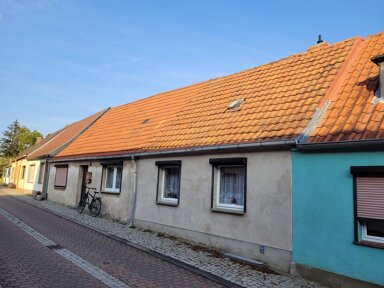 Reihenmittelhaus zum Kauf provisionsfrei 86.000 € 4 Zimmer 115 m² 373 m² Grundstück Anger 25 Arneburg Arneburg 39596