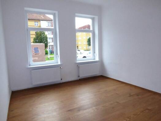 Wohnung zur Miete 642 € 3 Zimmer 85,6 m² EG frei ab sofort Franz-Ziegler-Str. 14 Neustadt Brandenburg an der Havel 14776