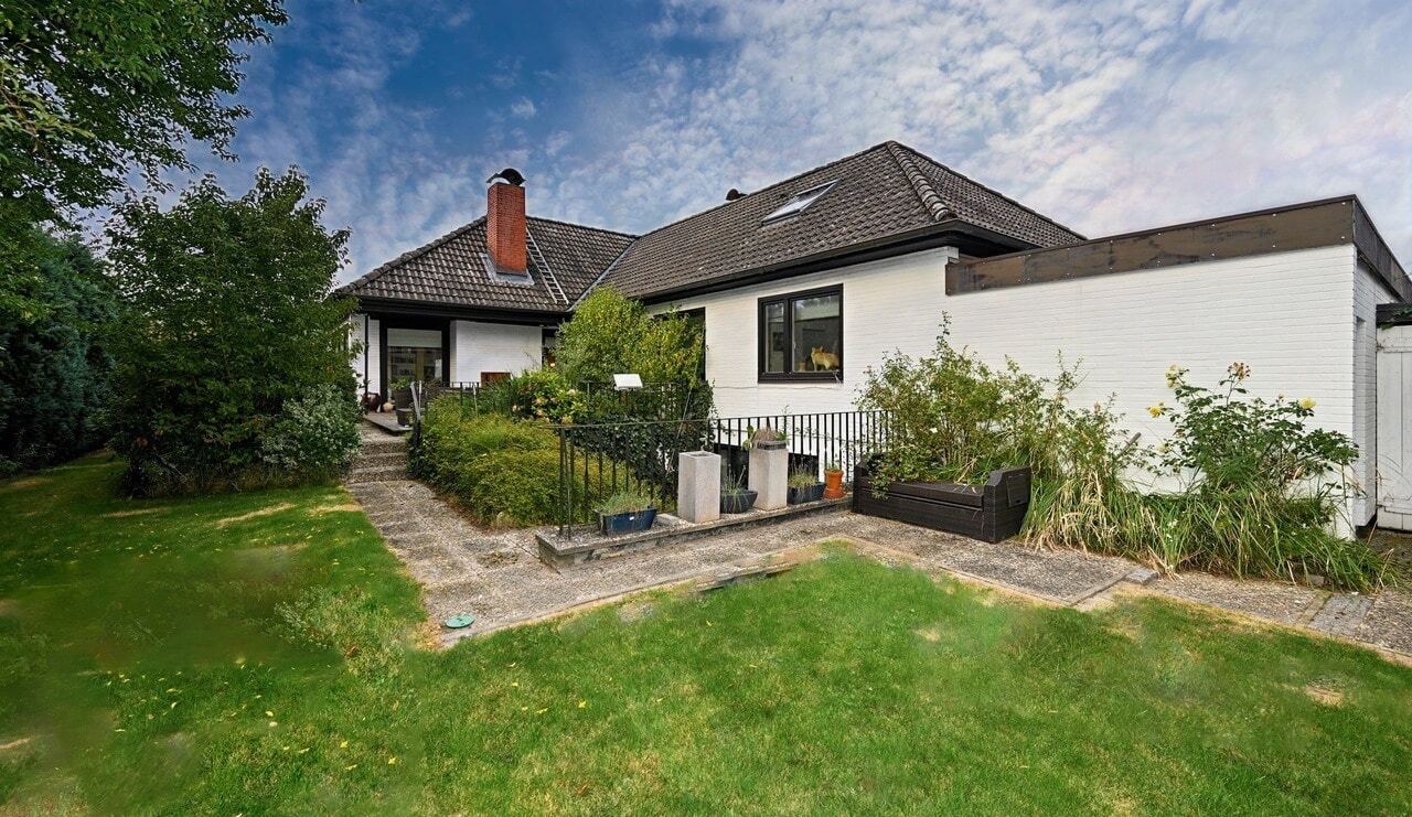 Einfamilienhaus zur Miete 2.300 € 8 Zimmer 220 m² 745 m² Grundstück Neuschönningstedt Reinbek 21465