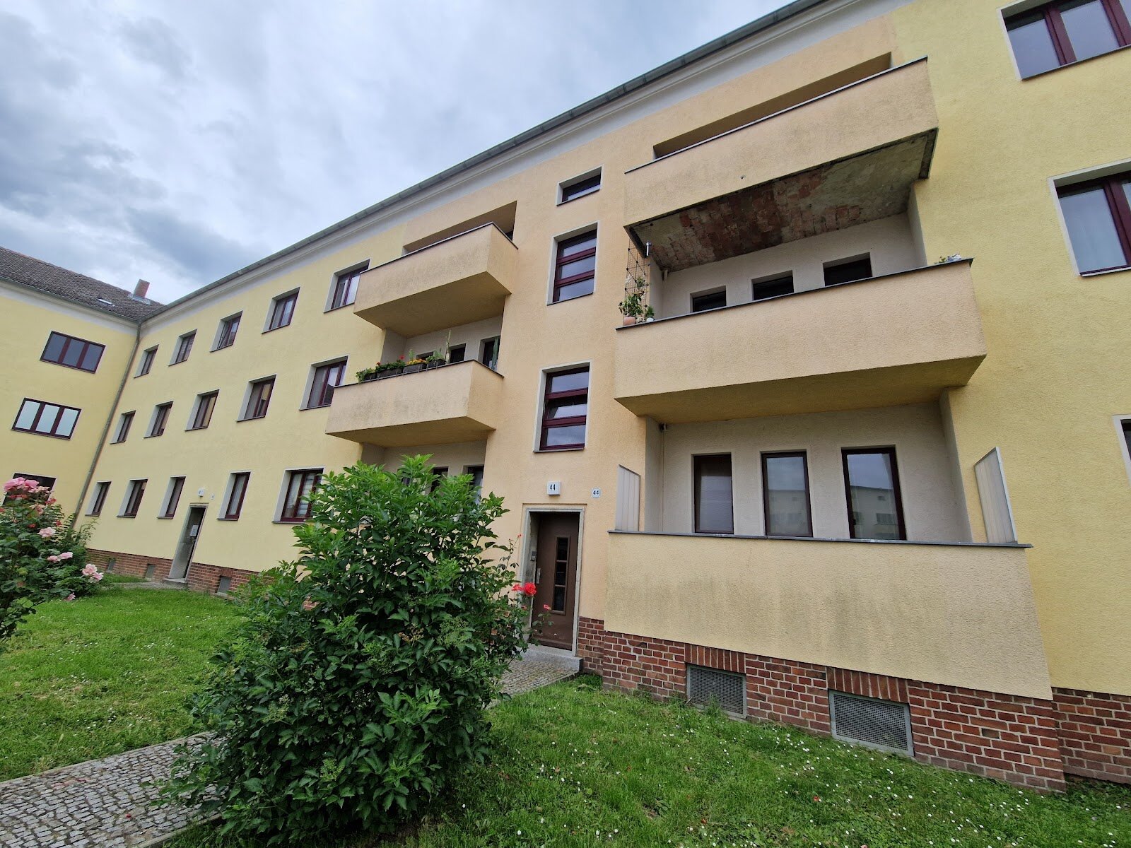 Wohnung zur Miete 349 € 2 Zimmer 50,4 m²<br/>Wohnfläche 3. Stock<br/>Geschoss Luxemburgstraße 44 Siedlung Cracau Magdeburg 39114
