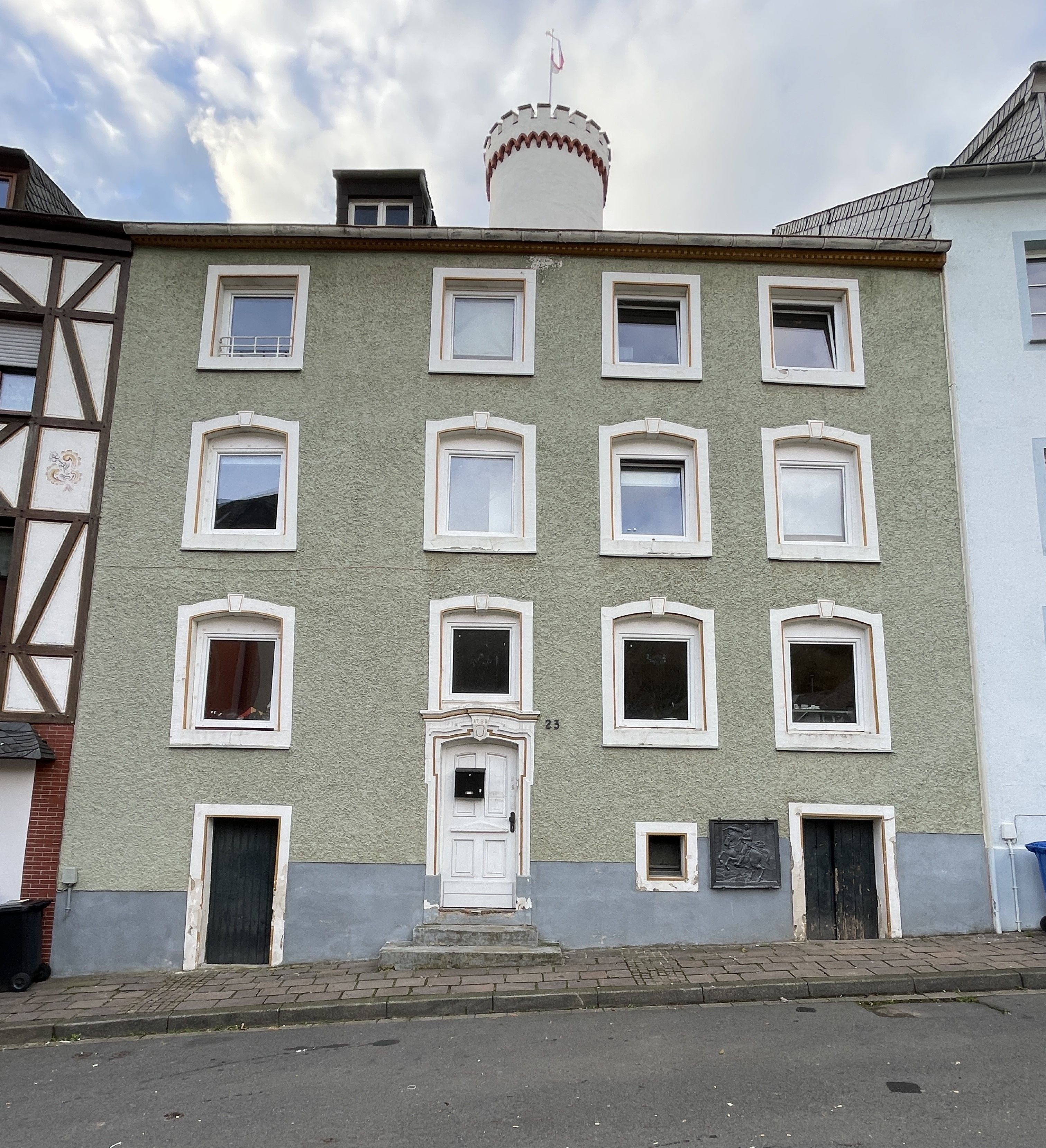 Einfamilienhaus zum Kauf 120.000 € 170 m²<br/>Wohnfläche 199 m²<br/>Grundstück Neuerburg 54673