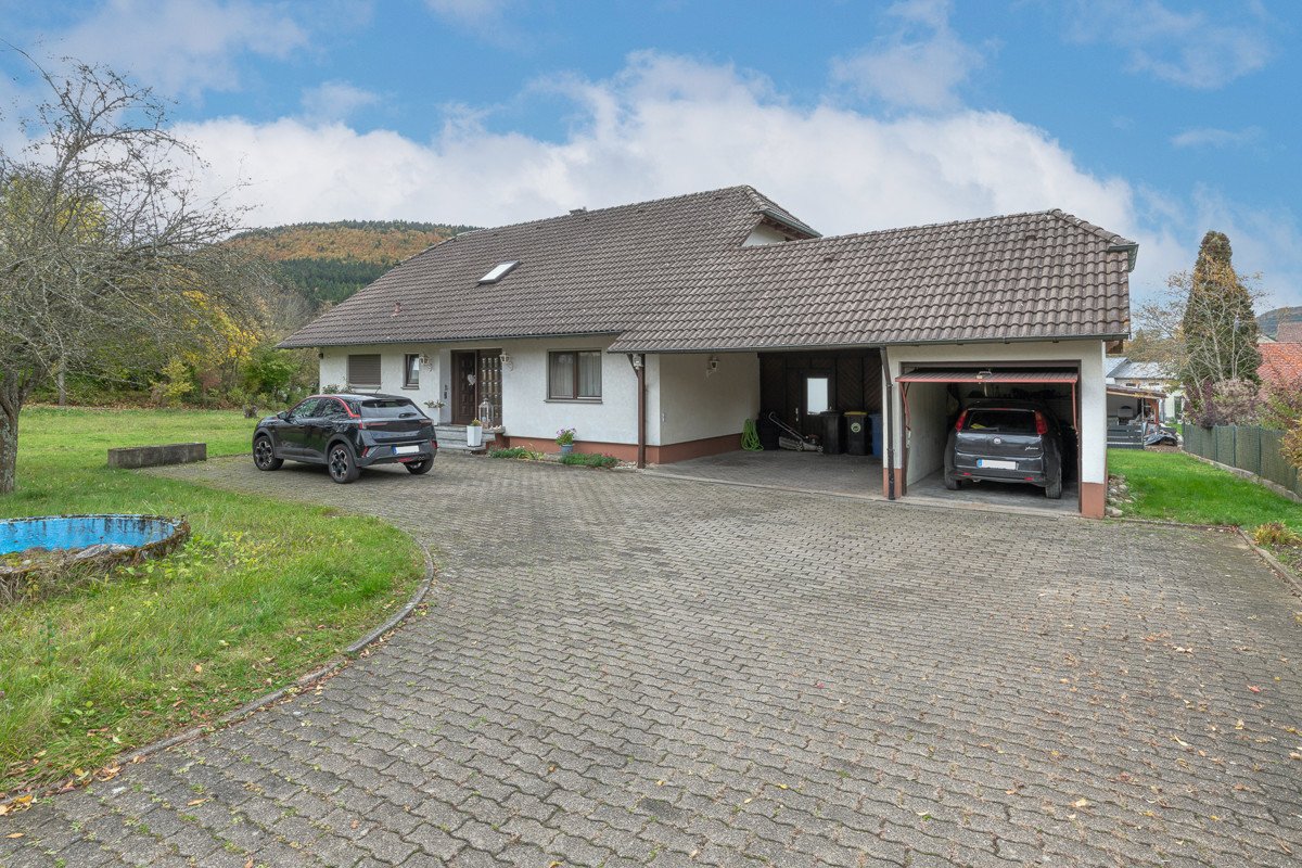 Mehrfamilienhaus zum Kauf 599.900 € 8 Zimmer 264,3 m²<br/>Wohnfläche 1.072 m²<br/>Grundstück Seitingen Seitingen-Oberflacht 78606