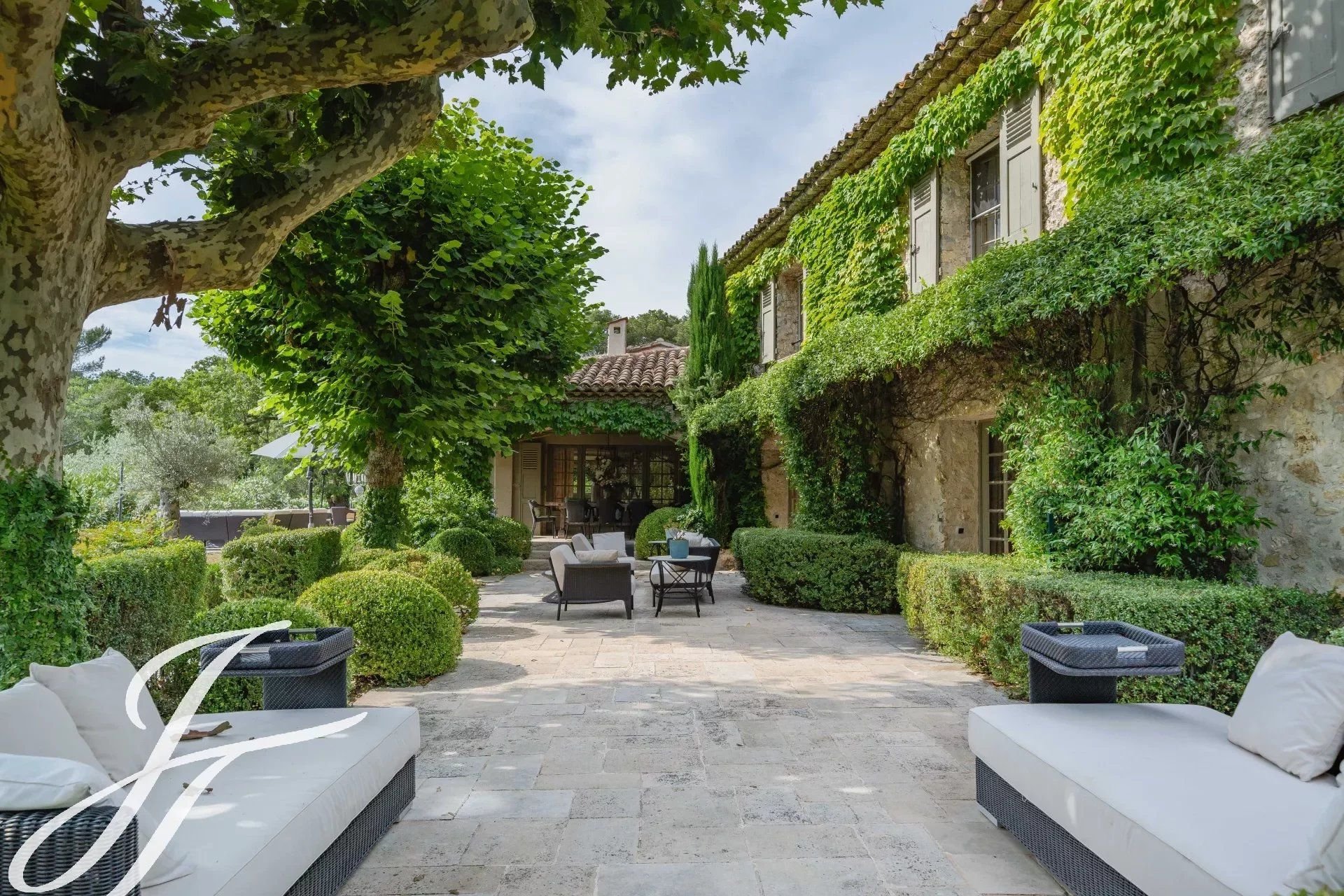 Haus zur Miete Wohnen auf Zeit provisionsfrei 19.000 € 18 Zimmer 750 m²<br/>Wohnfläche Valmasque-Notre Dame de Vie Mougins 06250