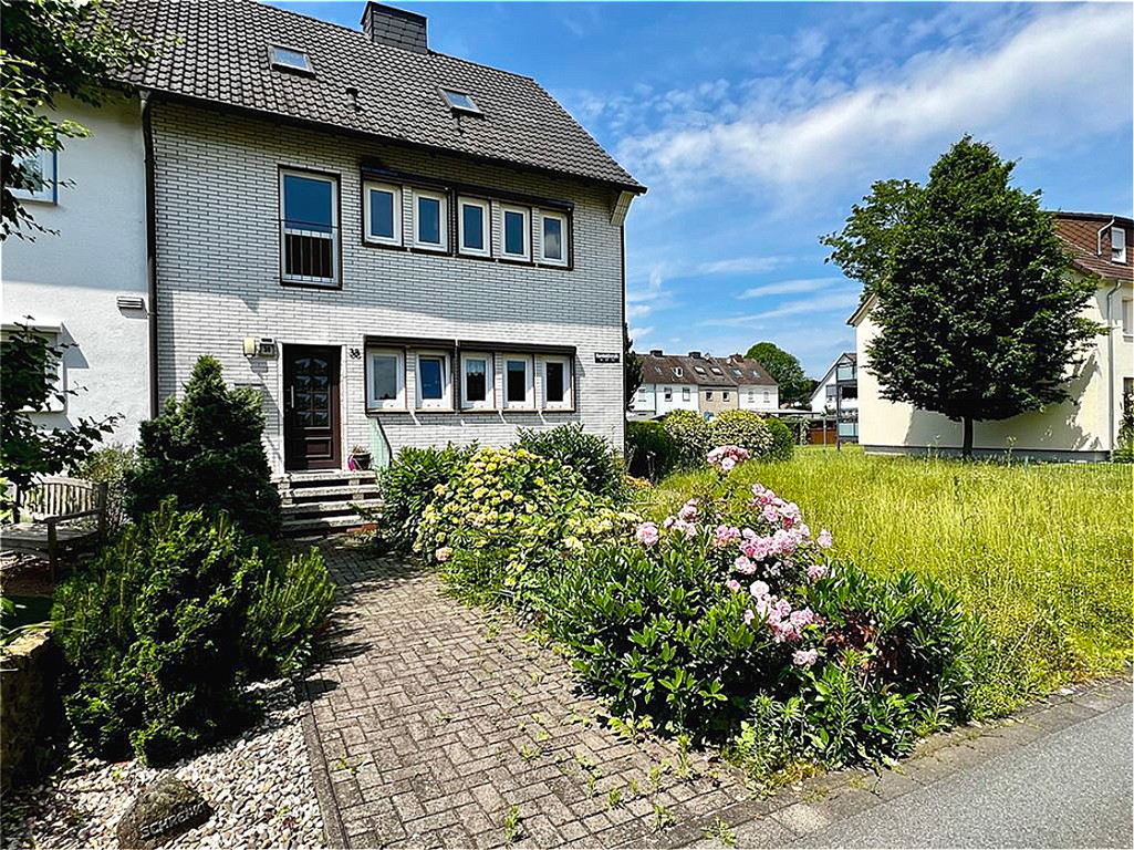 Reihenendhaus zum Kauf 220.000 € 6 Zimmer 115 m²<br/>Wohnfläche 503 m²<br/>Grundstück Ab sofort<br/>Verfügbarkeit Süd - West Lippstadt 59555