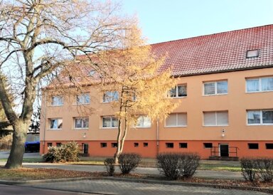 Wohnung zur Miete 305 € 3 Zimmer 54,9 m² 1. Geschoss Staßfurter Straße 58 Neundorf Staßfurt Ot Neundorf 39418