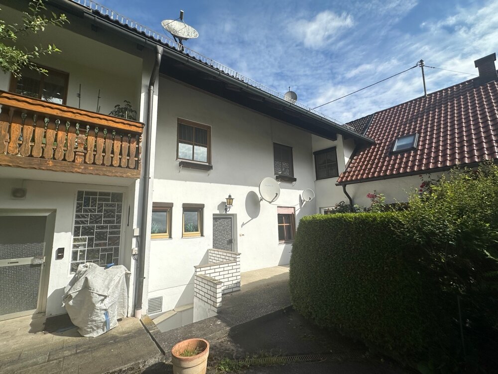 Reihenmittelhaus zum Kauf 295.000 € 4 Zimmer 155 m²<br/>Wohnfläche 149 m²<br/>Grundstück Heining Passau 94036