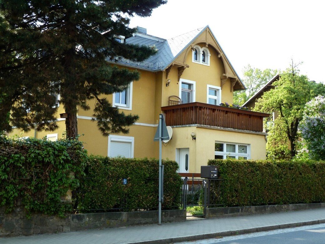Mehrfamilienhaus zum Kauf 649.000 € 7 Zimmer 211 m²<br/>Wohnfläche 1.160 m²<br/>Grundstück Radebeul 01445