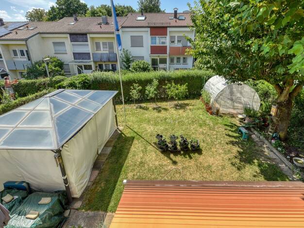 Mehrfamilienhaus zum Kauf als Kapitalanlage geeignet 750.000 € 10 Zimmer 202,8 m² 409 m² Grundstück Makrelenweg 11 Mönchfeld Stuttgart 70378