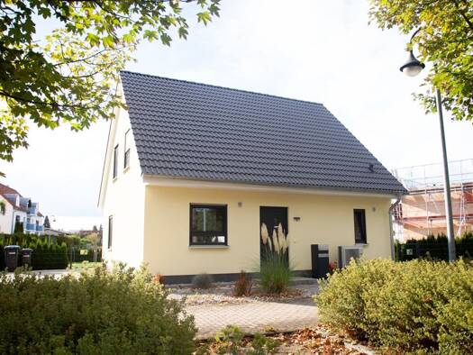 Einfamilienhaus zum Kauf - Erstbezug 281.495 € 4 Zimmer 107 m² 500 m² Grundstück Zeitz 06712