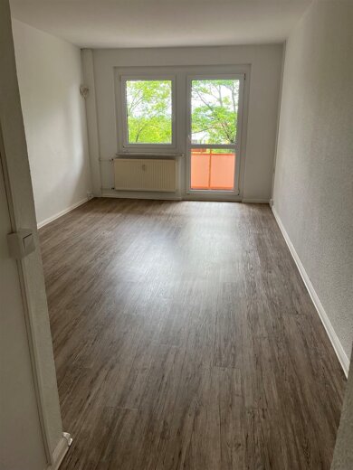 Wohnung zur Miete 249 € 1 Zimmer 32 m² 1. Geschoss frei ab sofort Dortmunder Straße 3 Neuplanitz 552 Zwickau 08062