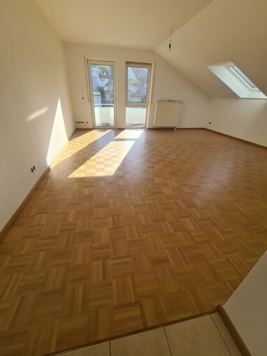 Wohnung zur Miete 780 € 3 Zimmer 81,4 m² 3. Geschoss Unterer Kirchbergweg 20 Heidingsfeld Würzburg 97084