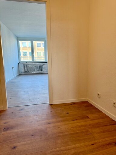 Studio zur Miete 460 € 1 Zimmer 39 m² 4. Geschoss frei ab sofort Schweiggerstraße 2 Glockenhof Nürnberg 90478