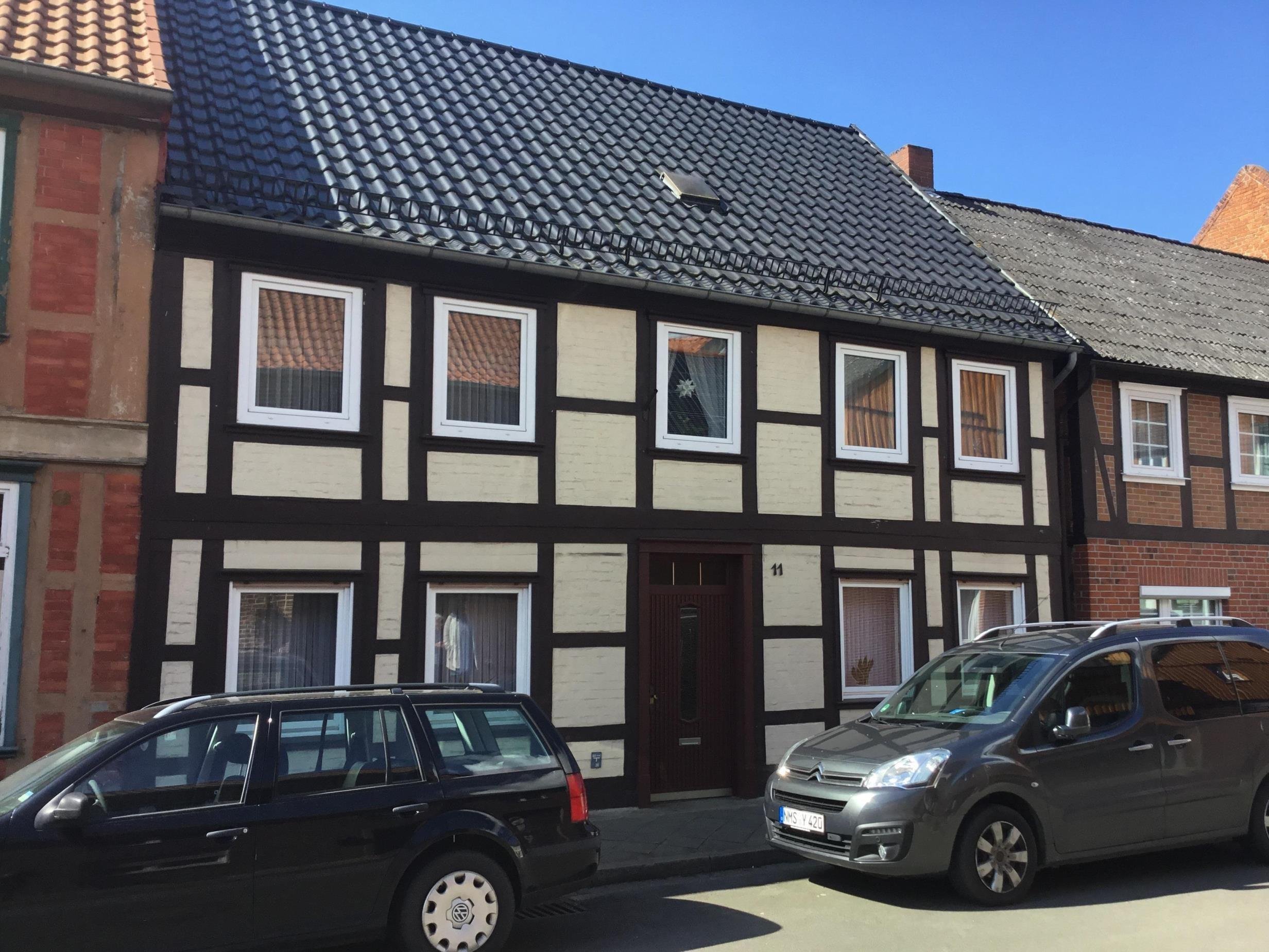 Einfamilienhaus zum Kauf 135.000 € 8 Zimmer 175 m²<br/>Wohnfläche 394 m²<br/>Grundstück ab sofort<br/>Verfügbarkeit Wustrow Wustrow 29462