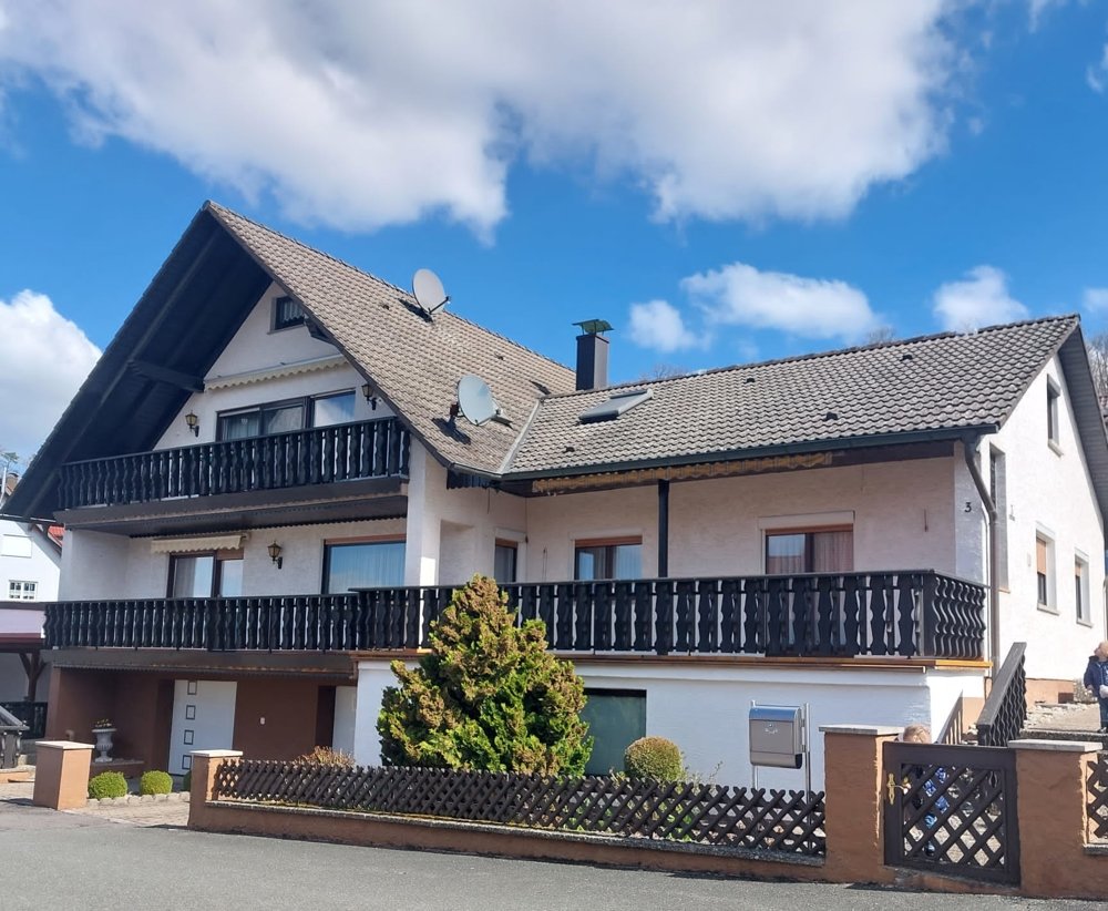 Mehrfamilienhaus zum Kauf 389.000 € 7 Zimmer 195 m²<br/>Wohnfläche 812 m²<br/>Grundstück Aschbach Schlüsselfeld / Aschbach 96132