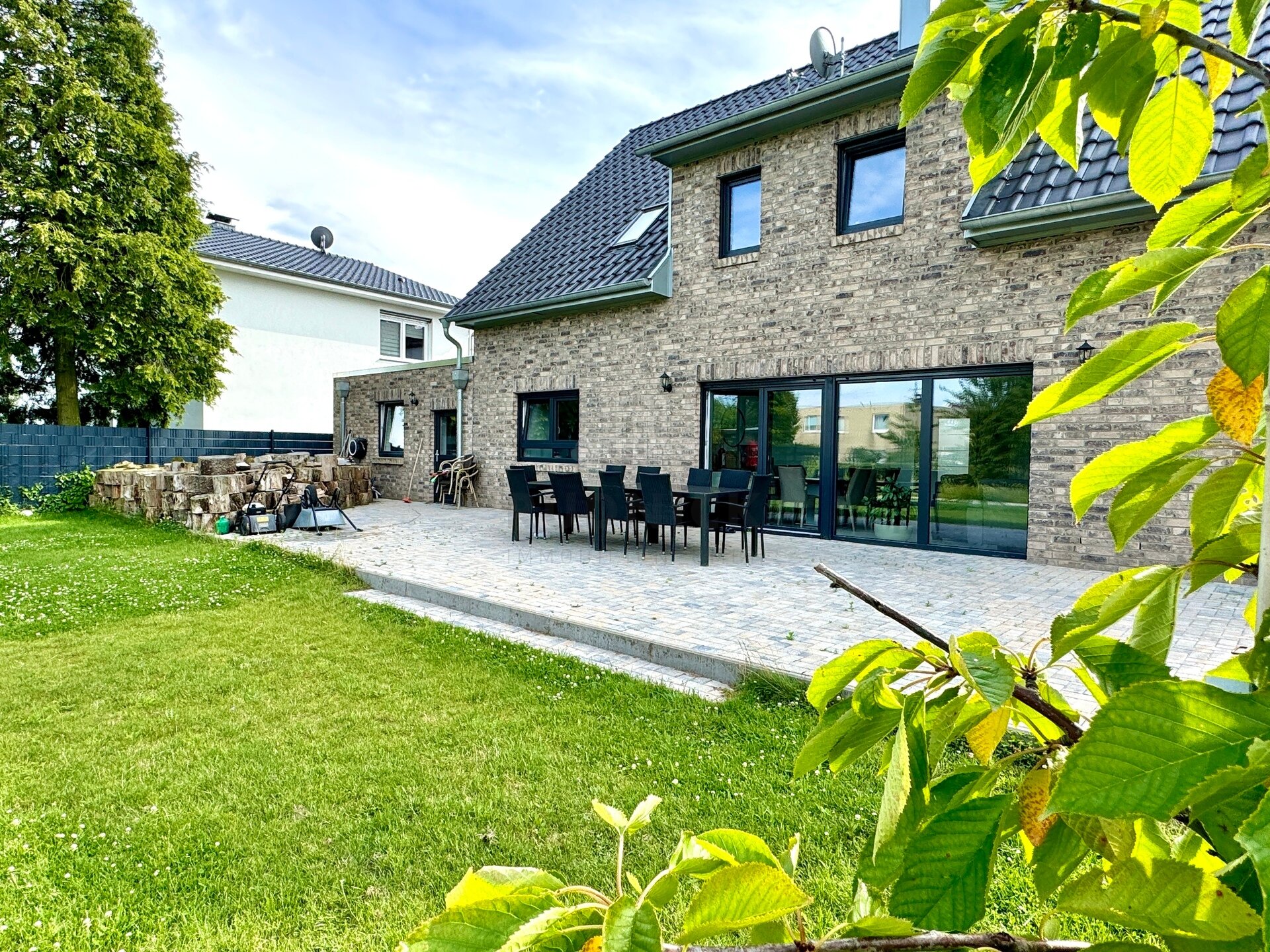 Einfamilienhaus zum Kauf 649.000 € 5 Zimmer 194 m²<br/>Wohnfläche 768 m²<br/>Grundstück Neustadt - Südost Neustadt am Rübenberge 31535