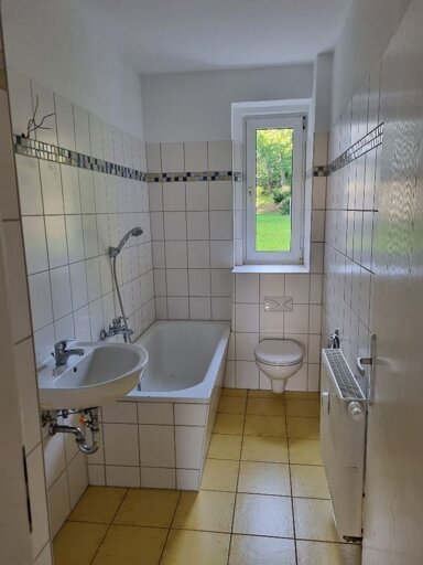 Wohnung zur Miete 280 € 2,5 Zimmer 55,9 m² EG frei ab sofort Rosa-Luxemburg-Straße 27 Bernsdorf 422 Chemnitz 09126