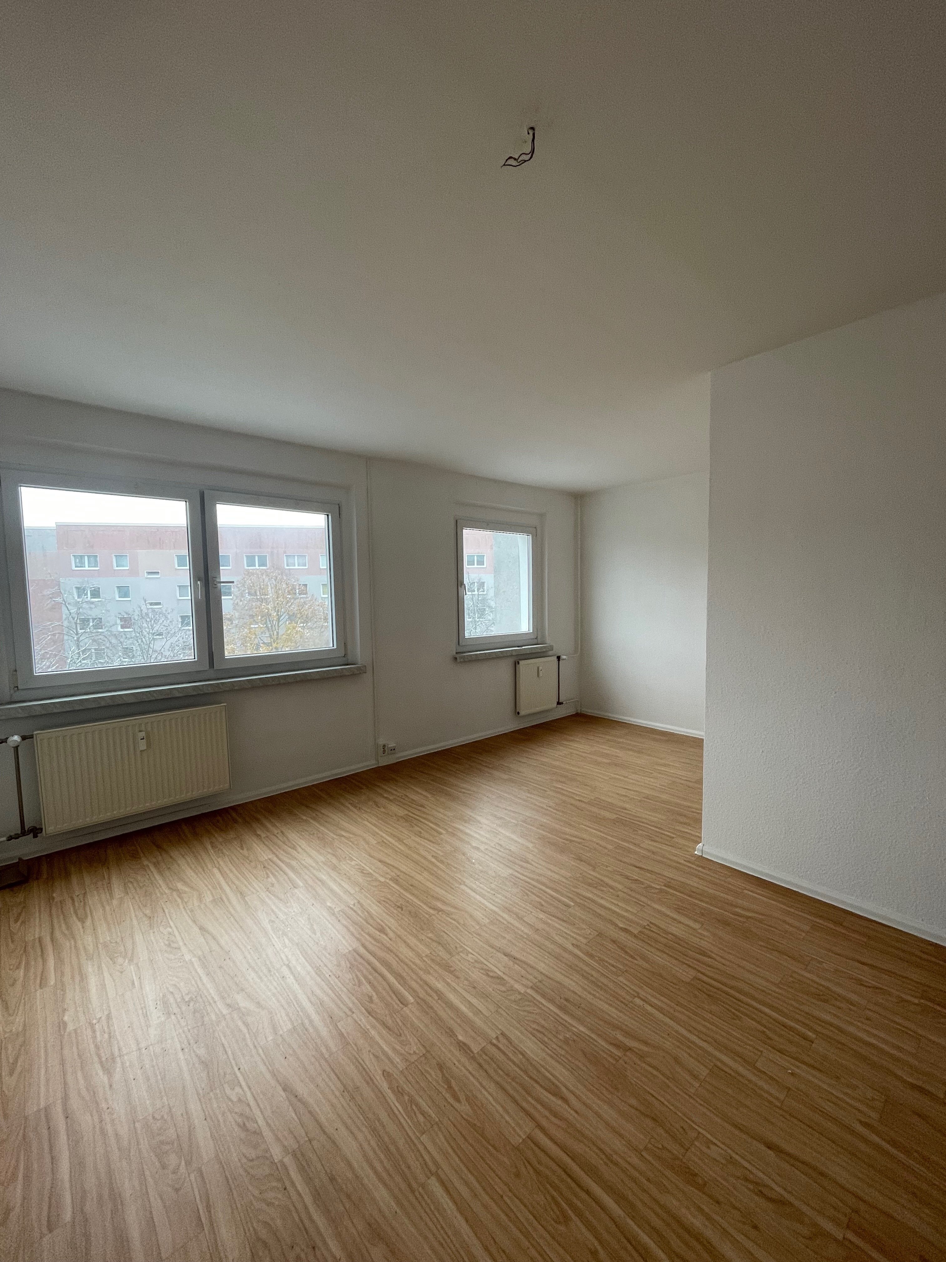 Immobilie zum Kauf 129.280 € 2 Zimmer 64,6 m²<br/>Fläche Grünau - Mitte Leipzig 04209