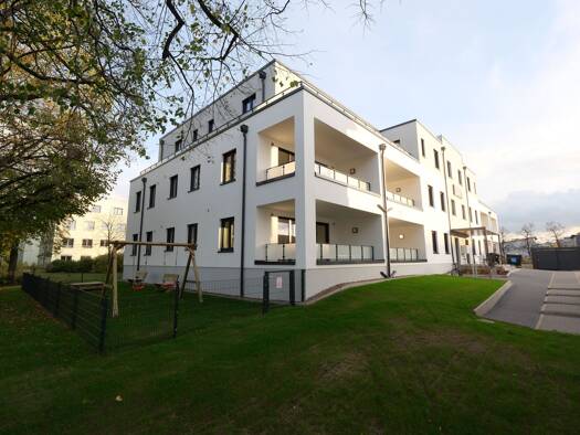 Wohnung zur Miete 1.010 € 5 Zimmer 91,7 m² frei ab sofort Amalie-Thomas-Platz 6 Nienburg Nienburg (Weser) 31582