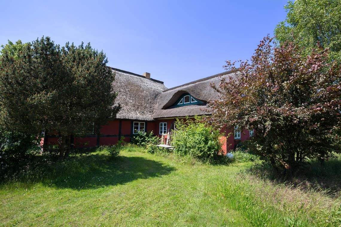 Immobilie in Dierhagen - Historisches Fischlandhaus mit 2 kleinen Ferienhäusern - Bild 2