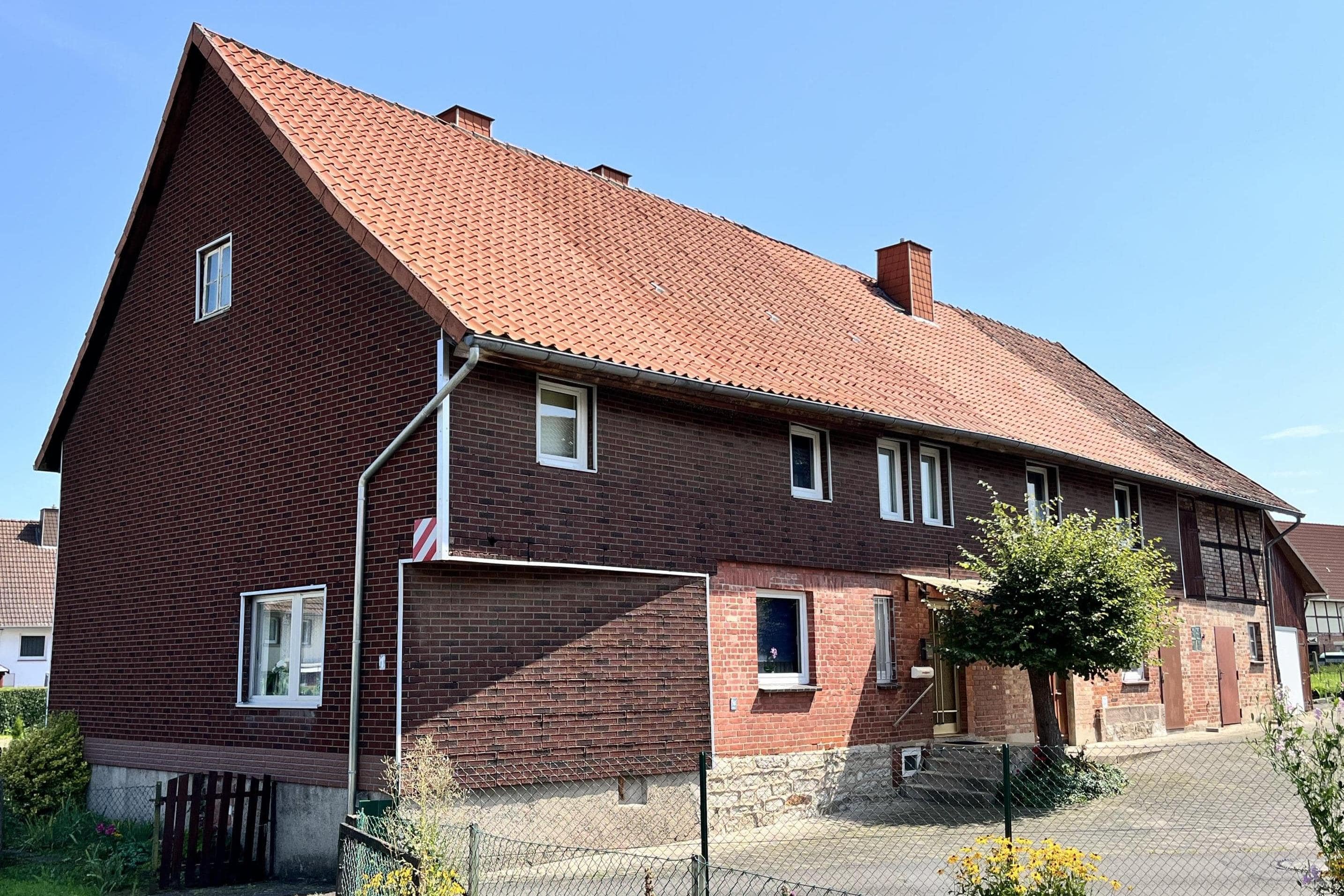 Mehrfamilienhaus zum Kauf 139.000 € 9 Zimmer 255 m²<br/>Wohnfläche 1.408 m²<br/>Grundstück Elvese Nörten-Hardenberg 37176