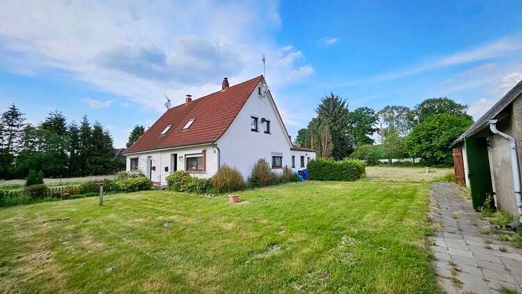 Doppelhaushälfte zum Kauf 129.000 € 5 Zimmer 106 m²<br/>Wohnfläche 1.424 m²<br/>Grundstück Axstedt 27729