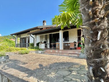 Villa zum Kauf 600.000 € 4 Zimmer 190 m² 2.300 m² Grundstück Luino 21016