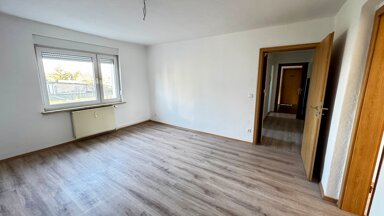 Wohnung zur Miete 267 € 2 Zimmer 42,3 m² 3. Geschoss frei ab 01.03.2025 Neundorf Staßfurt 39418