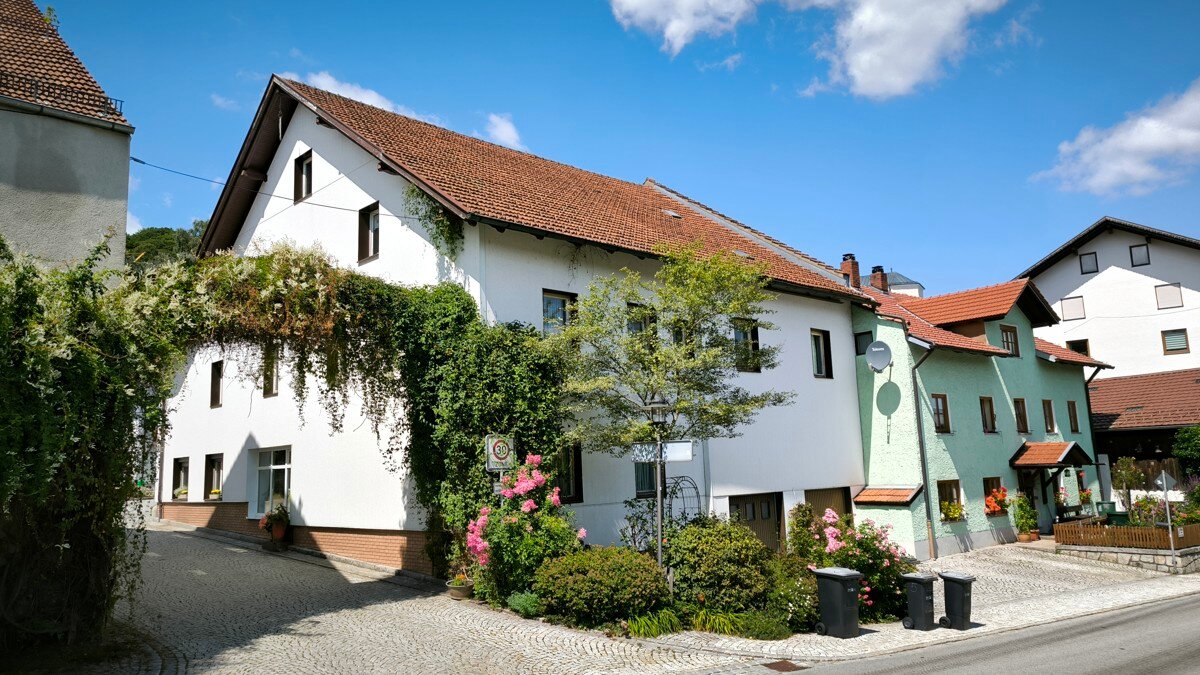 Einfamilienhaus zum Kauf 162.000 € 360 m²<br/>Wohnfläche 389 m²<br/>Grundstück Gotteszell Gotteszell 94239