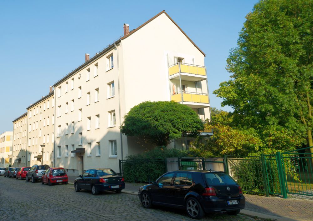 Wohnung zur Miete 257,65 € 2 Zimmer 46,9 m²<br/>Wohnfläche 1. Stock<br/>Geschoss Paul-Schneider-Str. 8 Bahnhofsvorstadt Plauen 08525