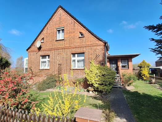 Haus zum Kauf 130.000 € 4 Zimmer 134,3 m² 872 m² Grundstück frei ab sofort Groß Warnow Karstädt 19357