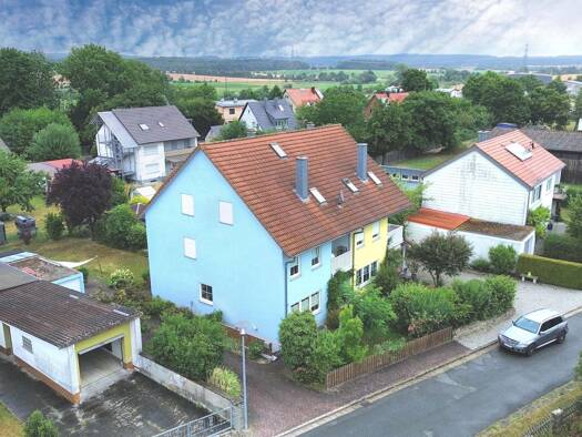 Doppelhaushälfte zum Kauf 297.000 € 6 Zimmer 140 m² 495 m² Grundstück Markt Bibart 91477