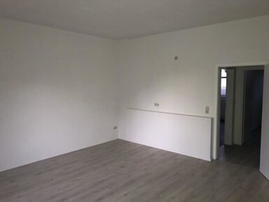 Wohnung zur Miete 175 € 1 Zimmer 48,9 m² frei ab sofort Kochstraße 13 Altendorf 926 Chemnitz 09112