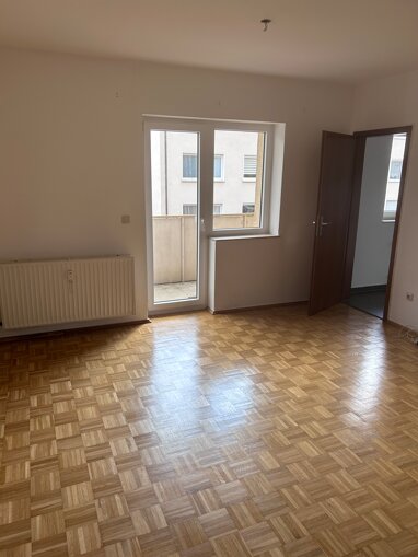 Wohnung zur Miete 589 € 2 Zimmer 62 m² 1. Geschoss Dresdenerstrasse Frohnhausen Essen 45145