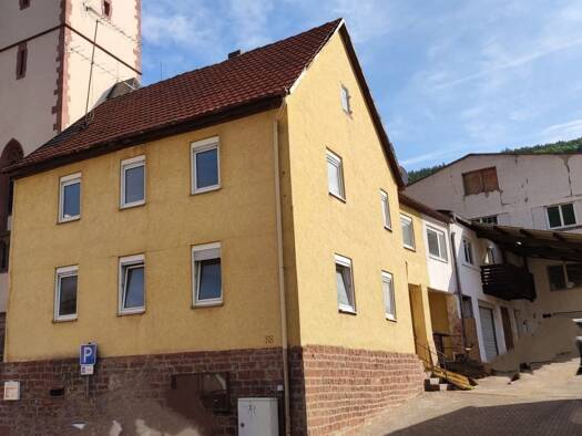 Mehrfamilienhaus zum Kauf als Kapitalanlage geeignet 37 Zimmer 1.100 m² 795 m² Grundstück Eichenbühl 63928