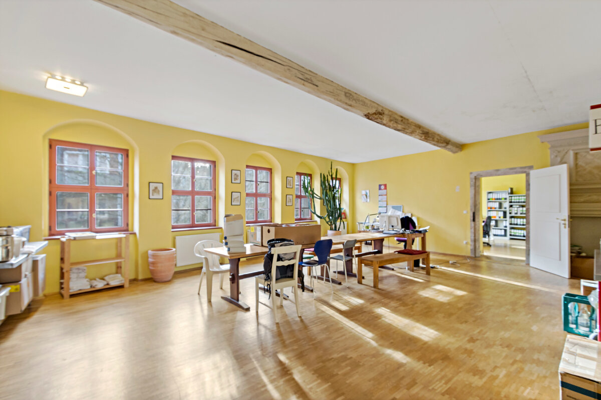 Bürofläche zur Miete 7,50 € 4 Zimmer 220 m²<br/>Bürofläche Große Klausstraße 15 Altstadt Halle 06108