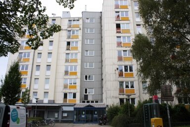 Wohnung zur Miete 440 € 2 Zimmer 56,2 m² 3. Geschoss frei ab 03.02.2025 Bebelplatz 3 Elmschenhagen Bezirk 2 Kiel 24146